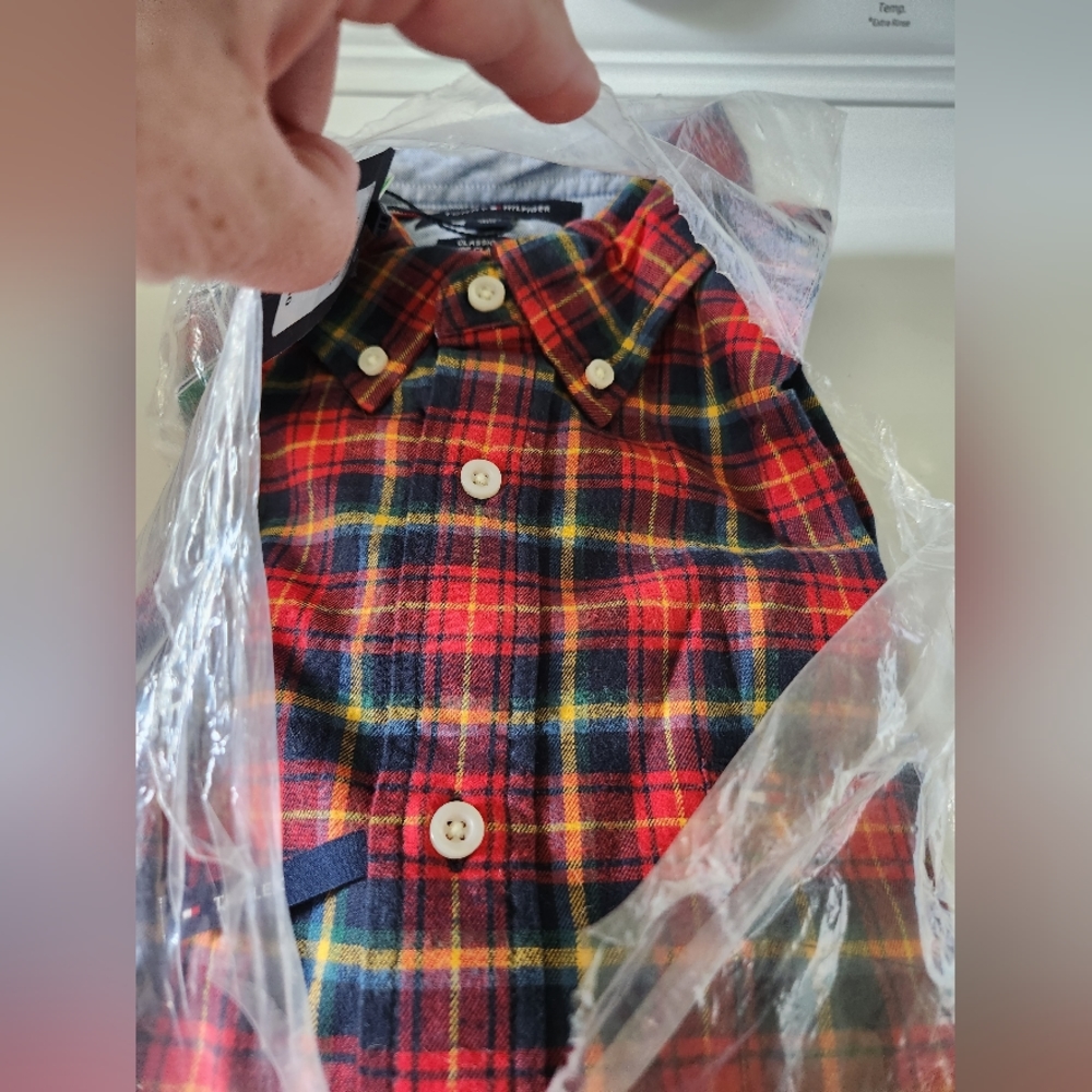Mens plaid Tommy Hilfiger button up size Med
